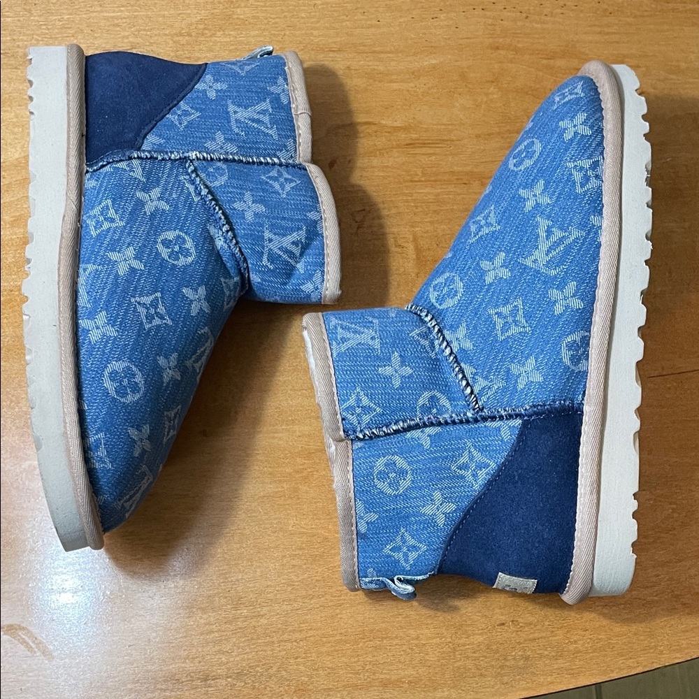 UGG Blue Denim Logo Pattern Shearling-Lined Winte… - image 8